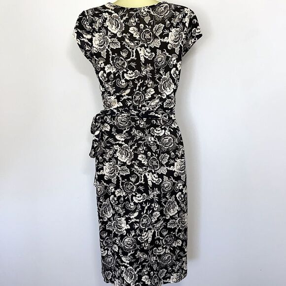 Diane Von Furstenberg Dress “Kye” Black White Wrap Dress Excellent Size 4 - Picture 8 of 9